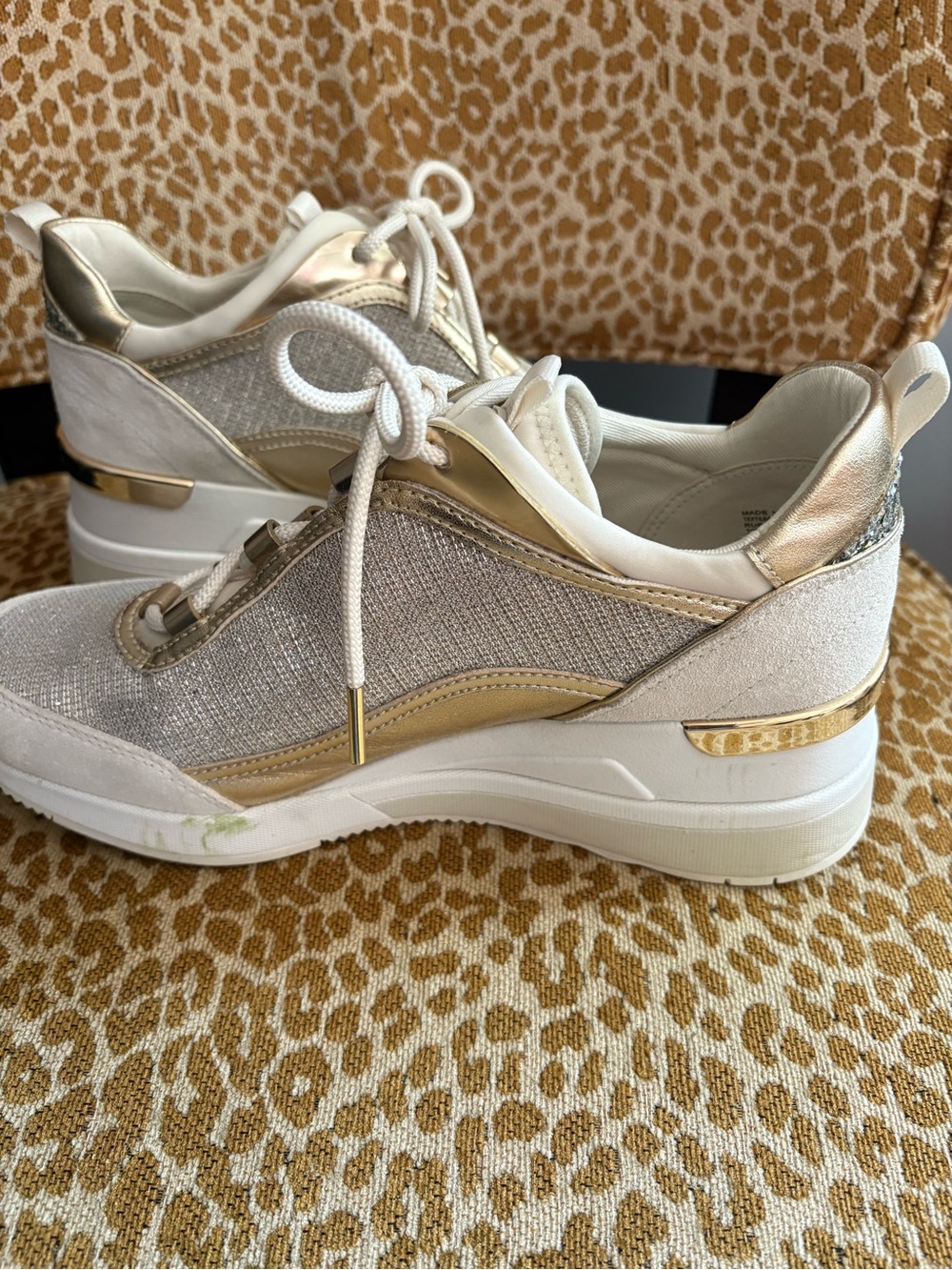 Women’s Michael KORS Casual Platform Sneakers in White and Gold - Picture 5 of 7